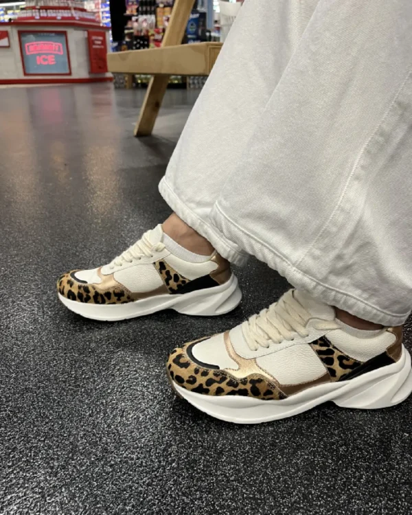 Tenis en cuero