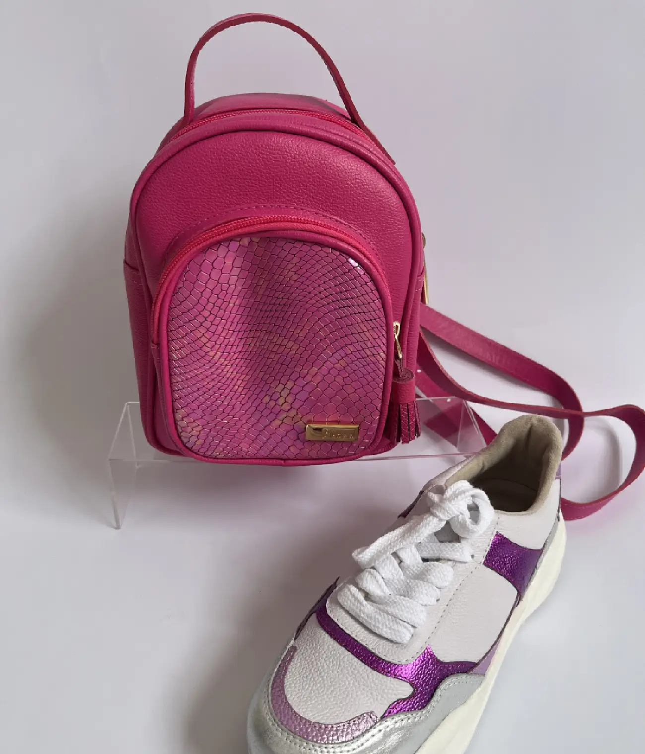 Mini morral en cuero