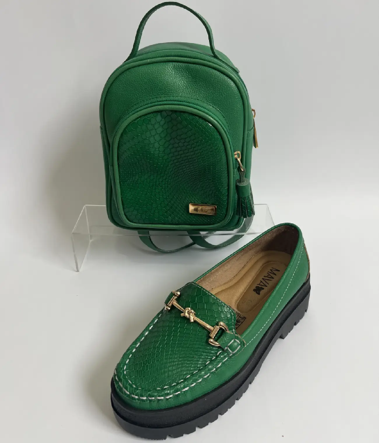 Mini morral en cuero