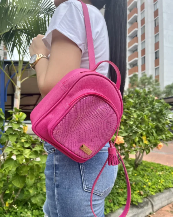 Mini morral en cuero