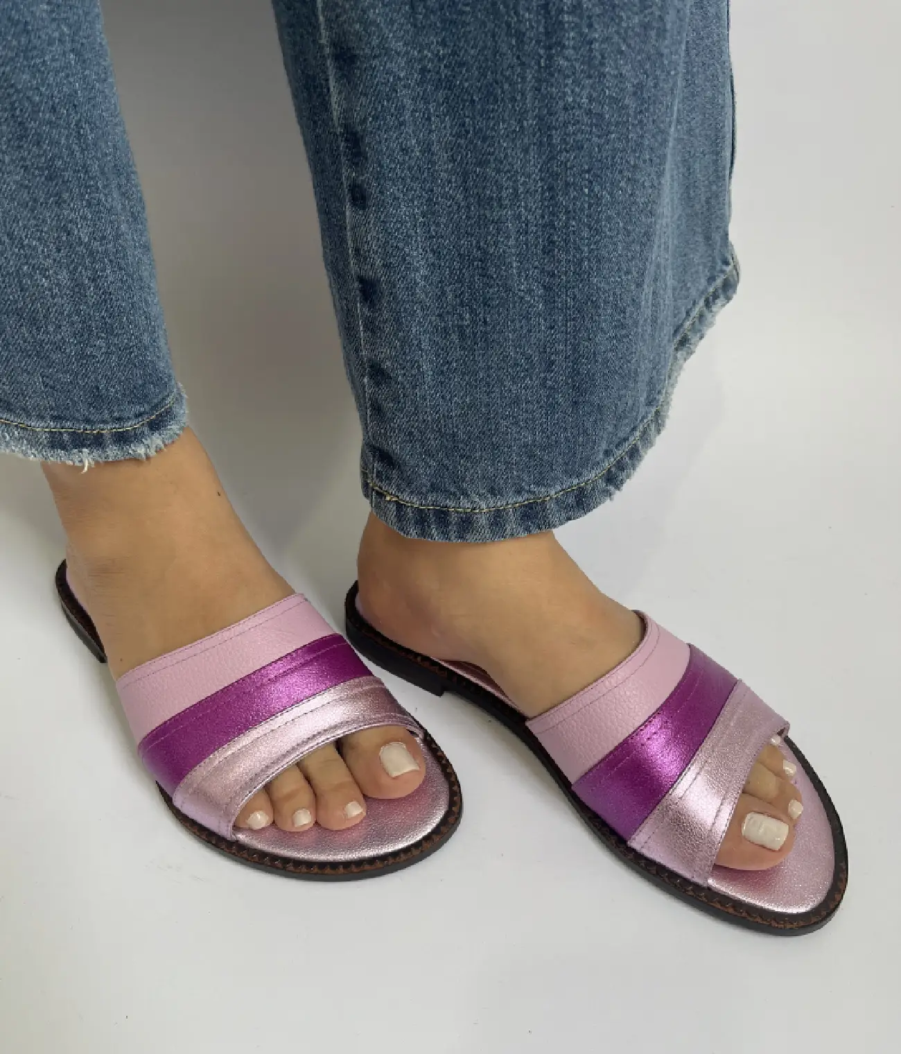 Sandalia plana sueca