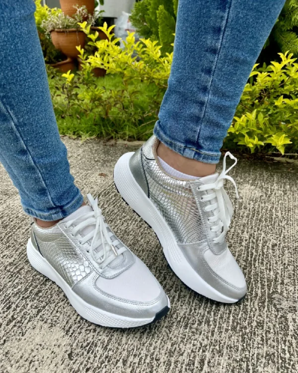Tenis en cuero