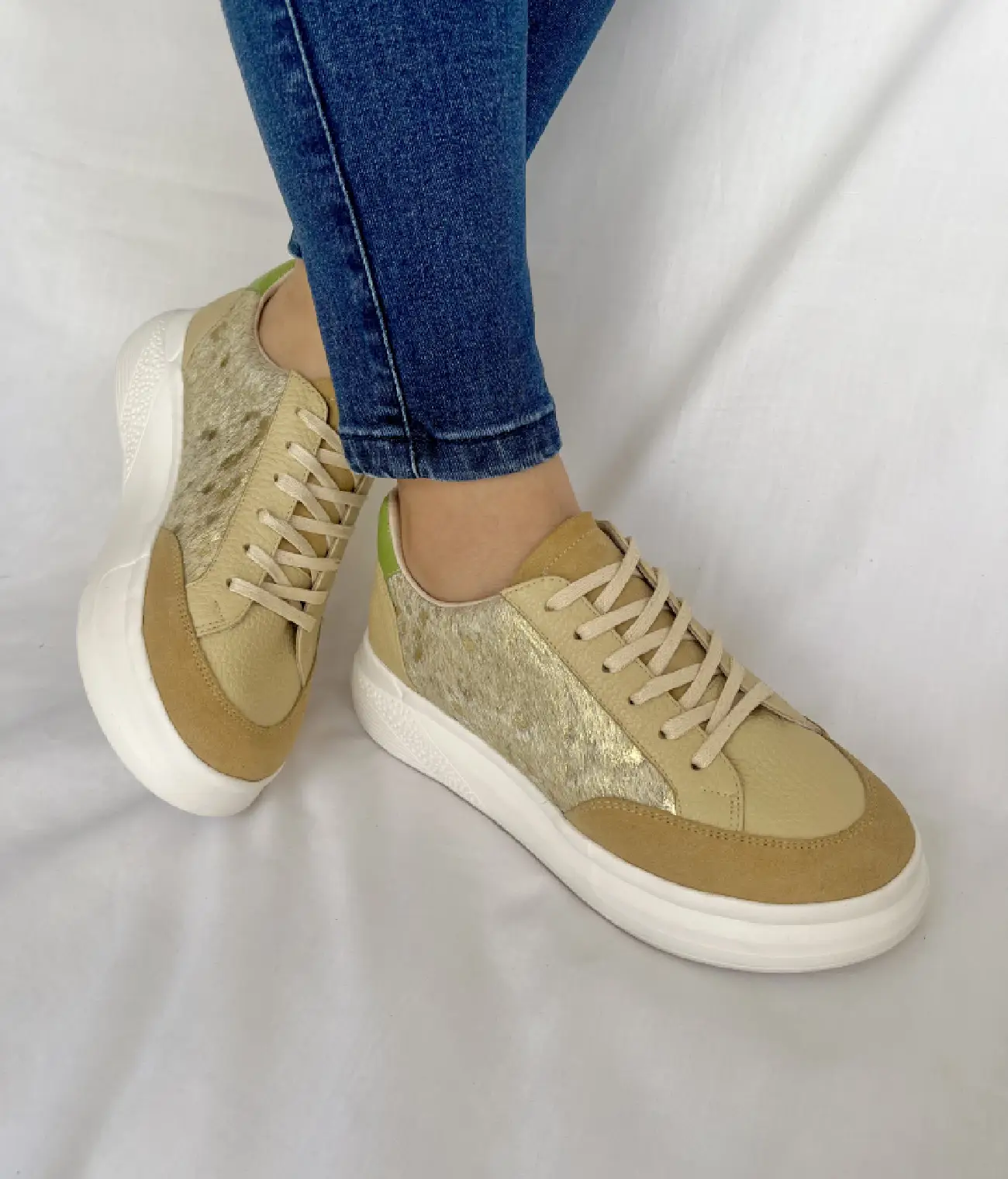Tenis en cuero